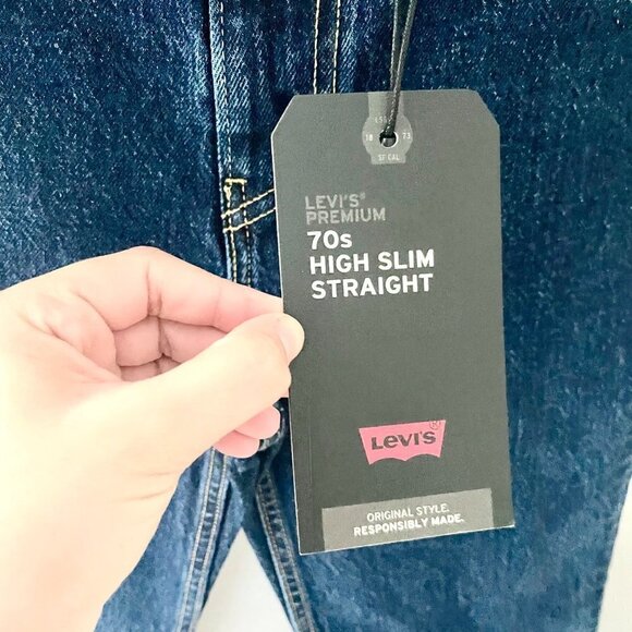 NWT Levis Premium 70s High Slim Straight Jeans in Sonoma Wash Size 23 x 29 - Picture 4 of 8
